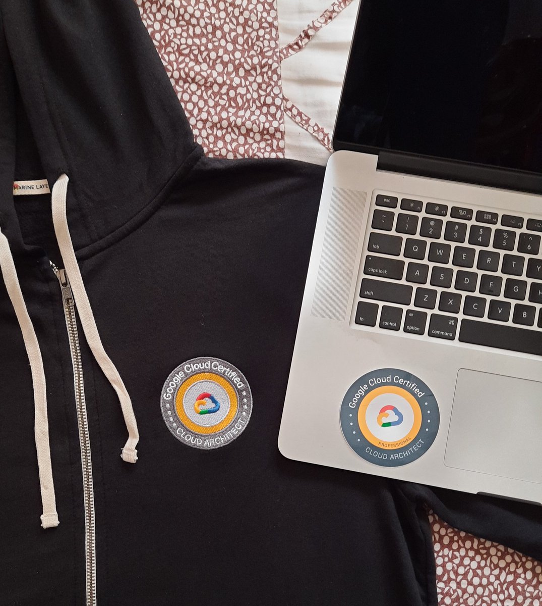 Prashantwarke's tweet image. Than you for the #GoogleCloudArchitect hoodie and swag @googlecloud @GCPcloud @GoogleCloud_IN  #GoogleCloudArchitect  #GoogleCloud