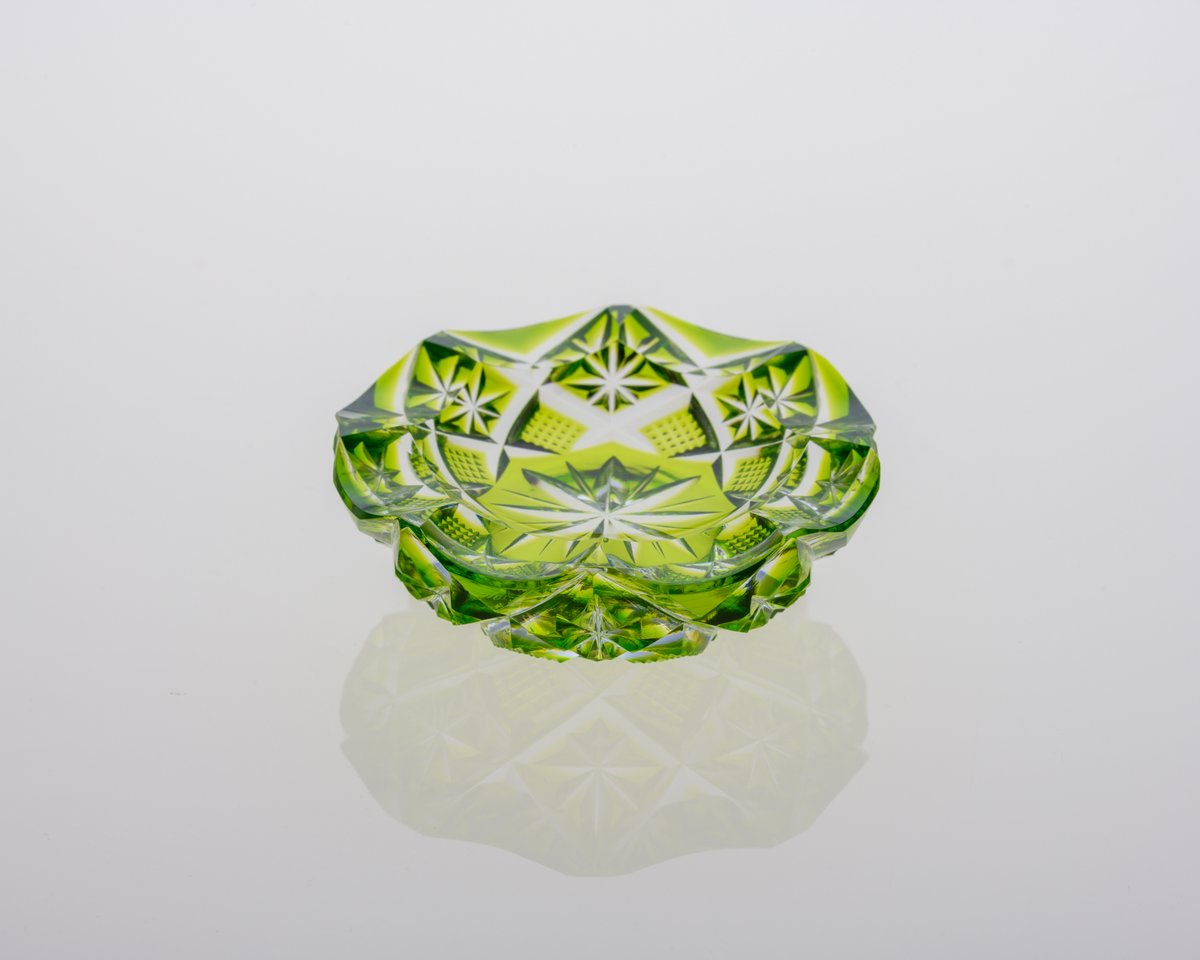 江戸切子 大場硝子 １２月９日からの名古屋松坂屋 日本の職人展 後期 にてご覧いただける商品ラインナップのご紹介 その 豆皿各種 猪口の底部を用いて製作しております 珍味入れや箸置きとしてもご利用頂けます 江戸切子 切子 伝統工芸