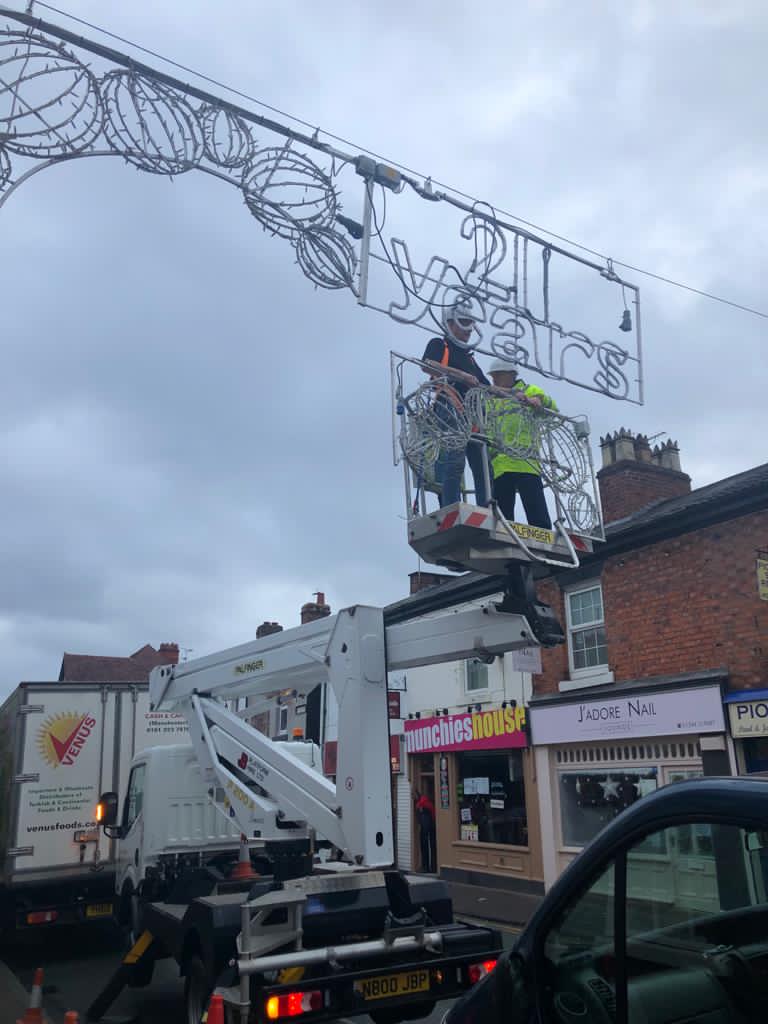 @hoolelights tweet media