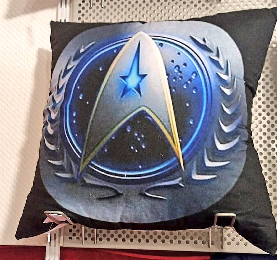 miri_plt's tweet photo. #Fanarticle #StarTrek #fantasy
Like in convention.I love this. ♥️ https://t.co/oaDQ3SbNOB
