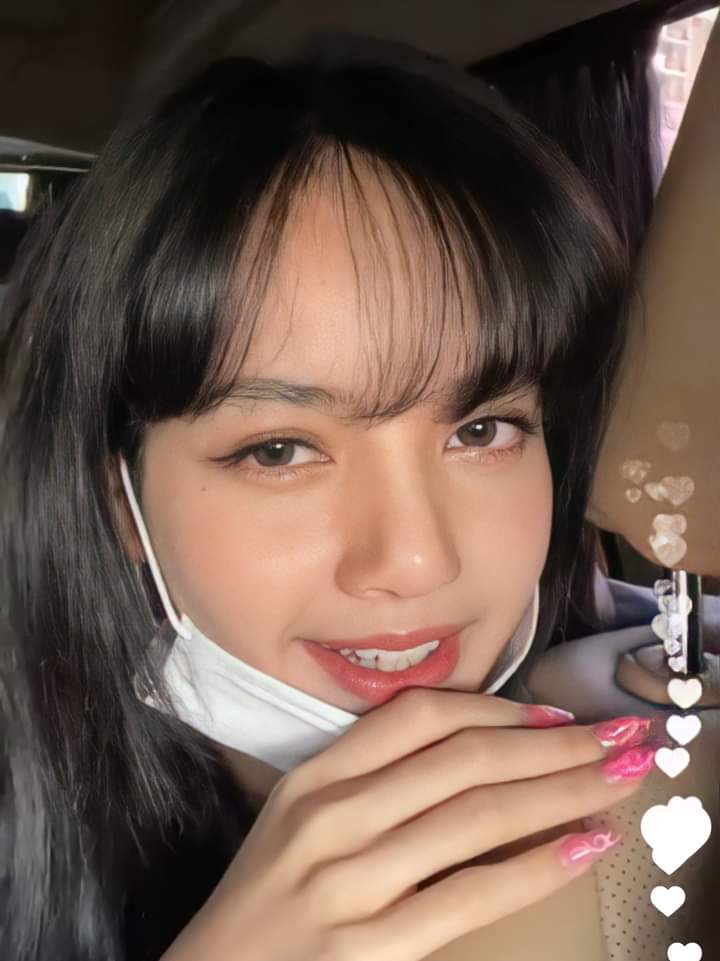 dionnn_n's tweet photo. Her forehead is more beautiful than my face.

#LISA #리사 @BLACKPINK https://t.co/LbLq62yfFl