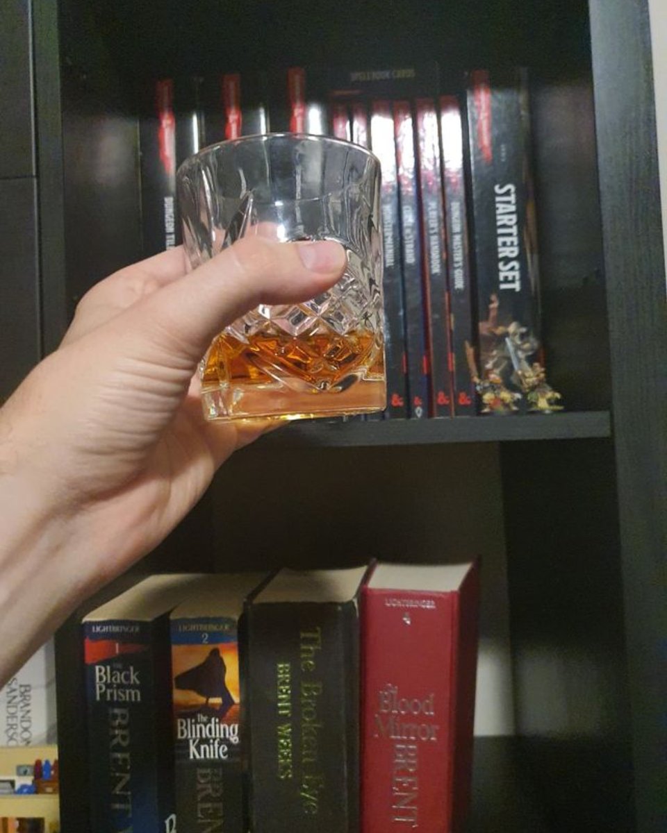 FumbleThrough's tweet image. Happy Friday from the Fumble Factory!
#FumbleThrough, #HappyFriday, #hellyersroad, #Whisky