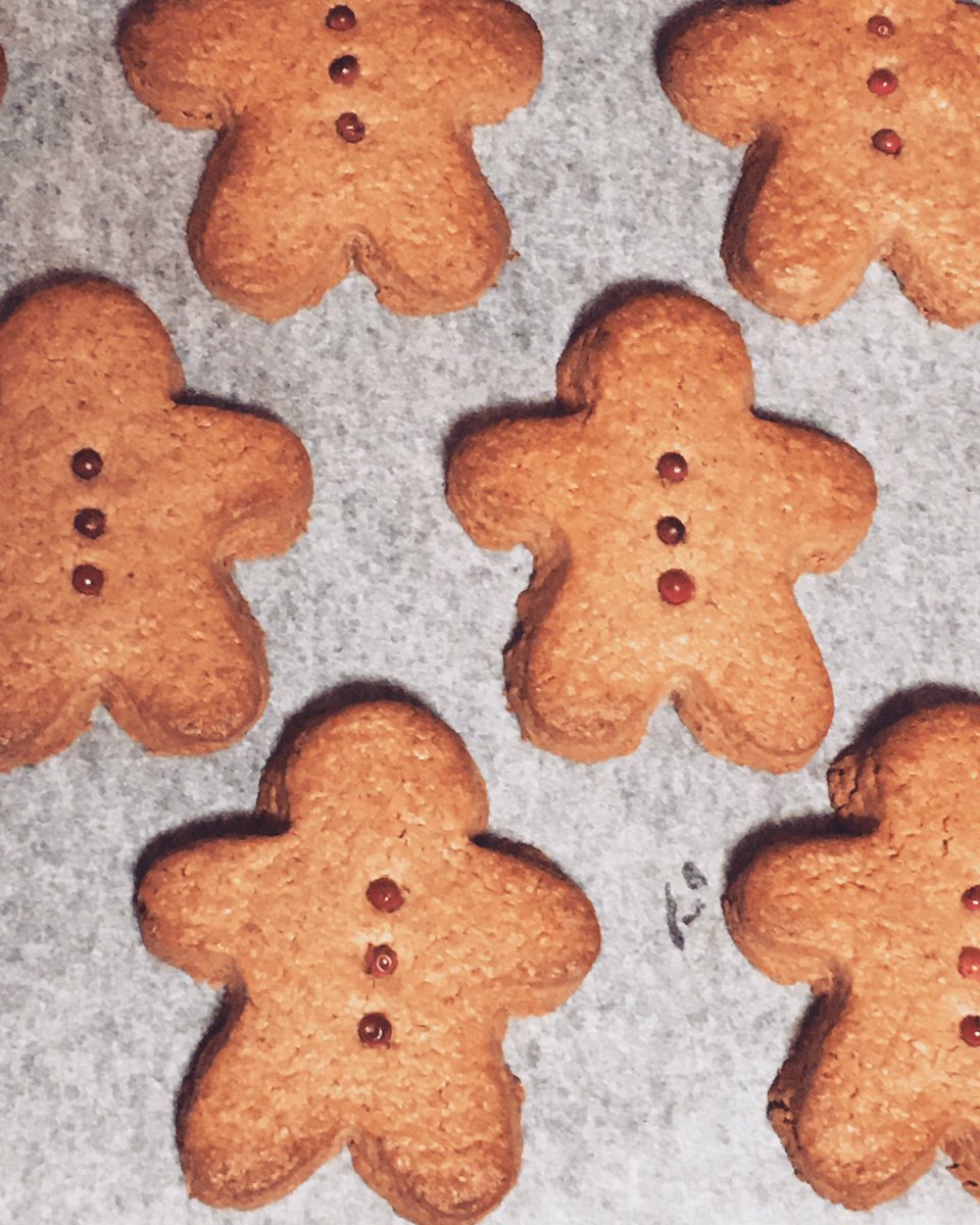 futsunohi's tweet photo. 2020/12/04
#gingerbreadmancookies
#ジンジャーブレッドマン
#ジンジャーマン
#ジンジャー
#シナモン
#クローブ
#ポアブルロゼ
お腹まわり
ぷっくり
ジンジャーマンたち https://t.co/Km3ymAuM1B