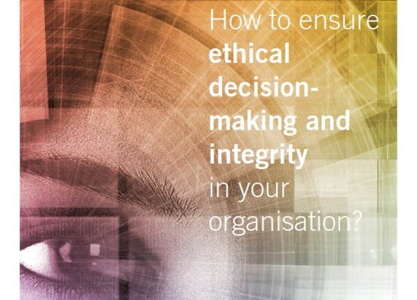 bankensector's tweet photo. 1/12 publiceerde de #NVB het whitepaper ‘Ethische besluitvorming en integriteit’ met kennis en model voor transparante besluitvorming en uitlegbare besluiten. 
Voor organisaties – incl #banken – die voor dilemma’s staan. https://t.co/Fv6xGJDN9U #Weekvandeintegriteit #TweetvdDag https://t.co/QJ9gNc4SfP