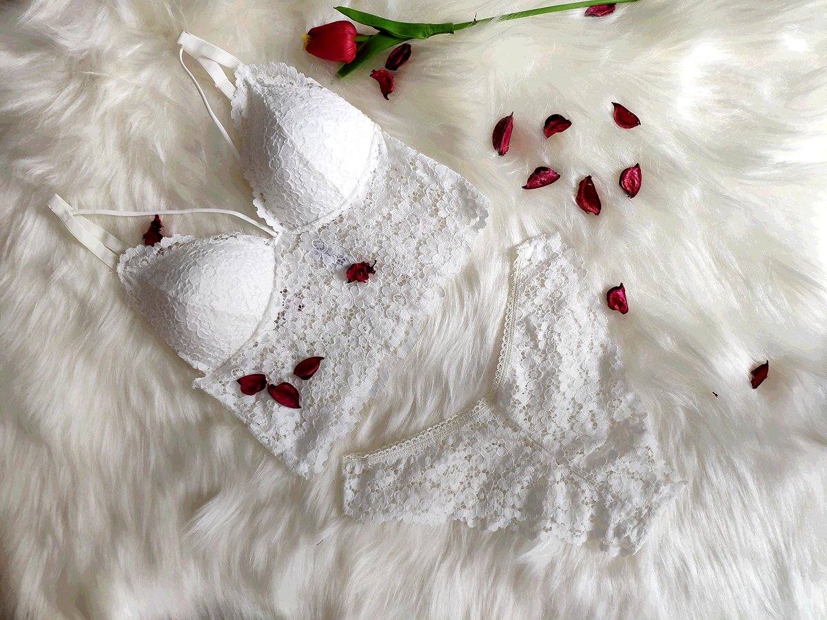 Kadın Ekru Dantelli Dolgusuz Bralet Sütyen Takım
69.90 TL yerine sadece 49.90 TL❗ 
Ürün Kodu:ekru-313
Bedenler: 75-80-85-90
İyi alışverişler dileriz.
#sütyen #bralet #külot #iççamaşırı #çeyiz #dantelliiccamasiri #fantazigiyim #bustiyer #bralette #icgiyim #sutyentakim #kadingiyim