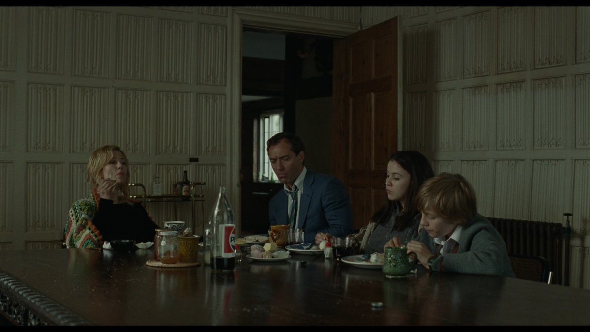 The nest. Гнездо гнездо зарянки. Папоротник птичье гнездо. The nest. Гнездо гнездиться гнездовье гнездовой.