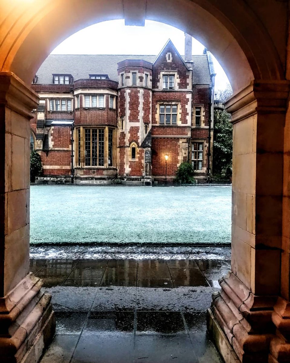 bushrod_e's tweet photo. Snowy morning at @pembroke1347 🌨️ https://t.co/5SOaQnwKmB