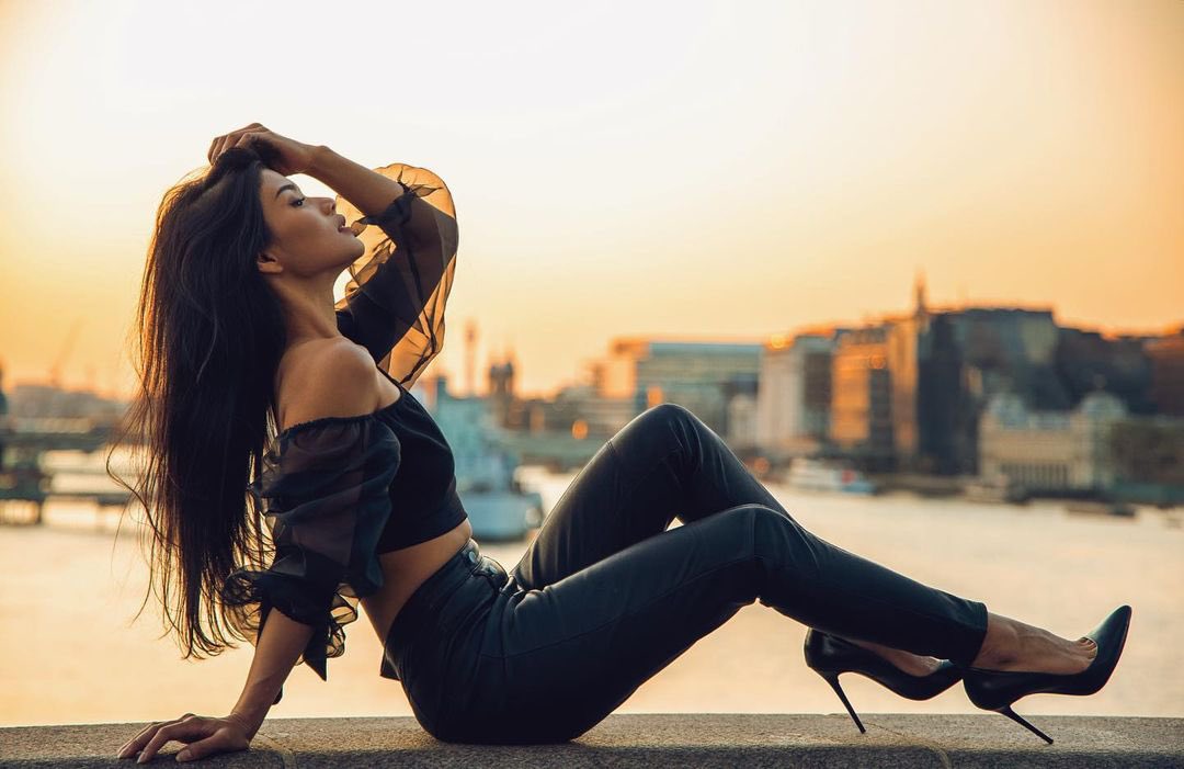 Kenbieofficial's tweet photo. Every sunset is an opportunity to reset. 🌅 #Kenbie #getreadytomodel #modellifestyle #modelsearch #modellife #modeling #model #femalemodel #influencer #fashion #photographylovers #photographer #shooting #photography #astridflint #benmellisphotography @Kenbieofficial https://t.co/S08BlOHlWs