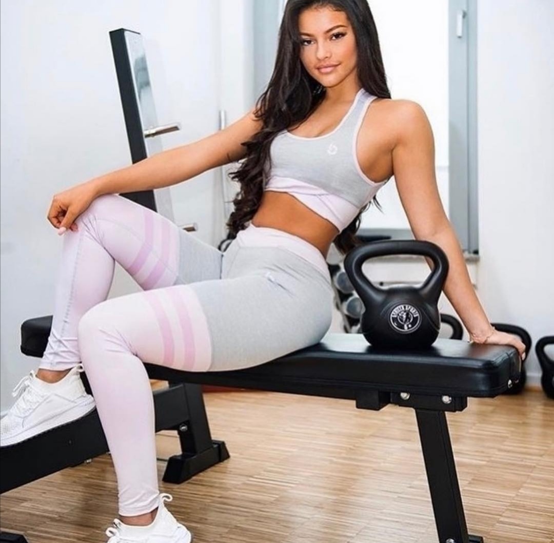 Gorilla Sports SA on X: Vogue- Gym Edition 😎 Look fabulous whilst working  out with Gorilla Sports SA 💅 * * * #gorillasportssa #gymvogue #atheleisure  #gorillasportssa #lookinggood #gymsetup #fitnessfan #gymfit #fashionablyfit  #gymequipment