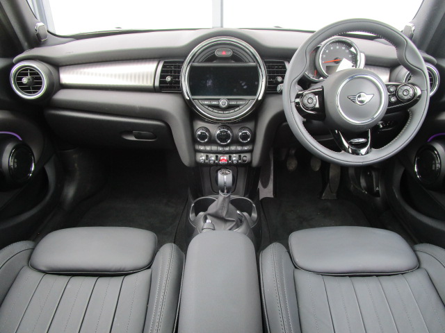 SpecialistMINI's tweet image. At Specialist Cars MINI, we can offer this stunning MINI 5 Door Cooper S Exclusive, finished in ‘Thunder Grey’. 

Now available on ‘Click &amp;amp; Collect’. Interested? DM us. 
#carsofinstagram #FeatureFriday  #repost