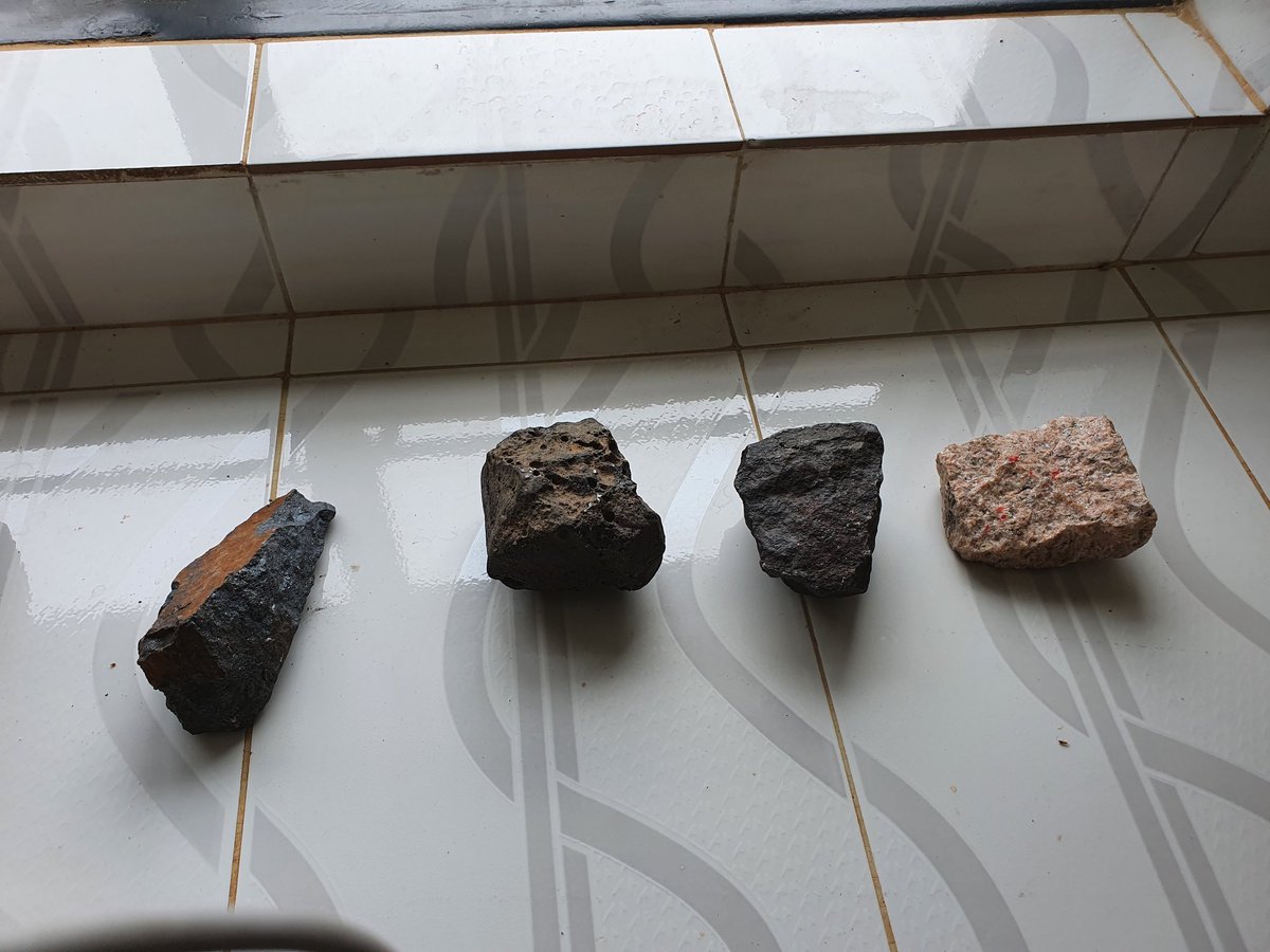 RewuRwanda's tweet image. Right now: the CEO of @Mines_Rwanda Hon. @Francis_Gatare, Secretary of State in @Rwanda_Edu Hon. @ClaudetteIrere, the governor of @RwandaNorth Hon. @gatjmv chairman of the Mining Forum @Malic_Kalima and various others are visiting the school @RSchoolOfMining as part of #MiningDay