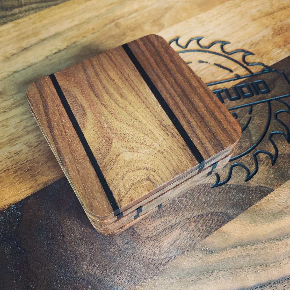 TheEpoxyStudio's tweet image. Looking for that perfect Christmas gift? Here’s some black Walnut coasters with black epoxy stripes. Now available in our store. 

#walnut #coasters #blackepoxy #epoxy #stripes #christmas #gifts #christmasgifts #coffee #drinks #cocktails 

theepoxystudio.com/product/black-…