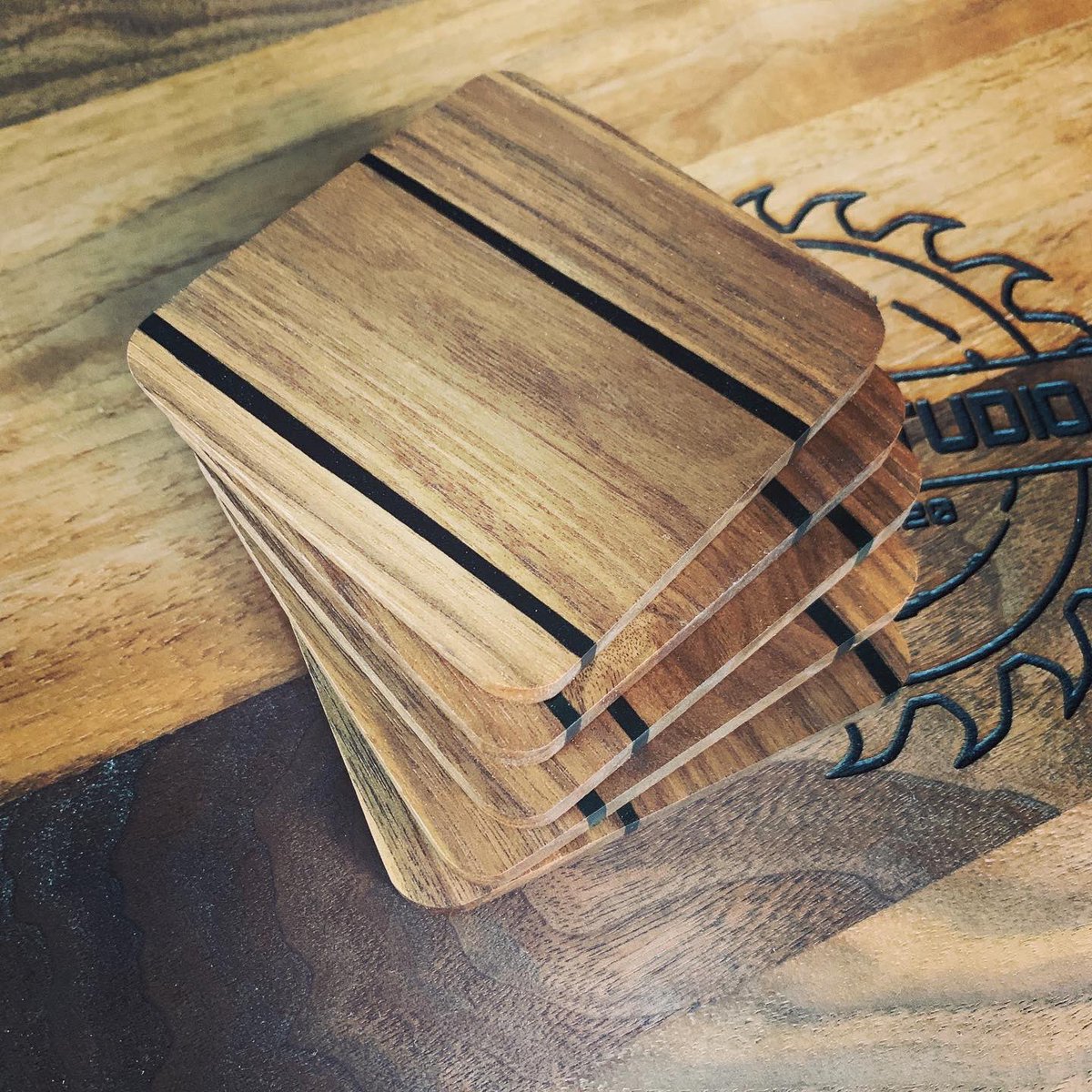 TheEpoxyStudio's tweet image. Looking for that perfect Christmas gift? Here’s some black Walnut coasters with black epoxy stripes. Now available in our store. 

#walnut #coasters #blackepoxy #epoxy #stripes #christmas #gifts #christmasgifts #coffee #drinks #cocktails 

theepoxystudio.com/product/black-…