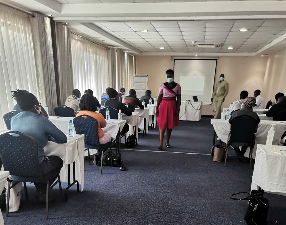 ItsMagaki's tweet photo. @Jaykiluu Tot pale nairobi inafanya mambo wasee wanafunzwa mbona wazee na wasee wako na underlying condition wako kwa shida #EUAmrefSensitization https://t.co/Tmab9HEWiM