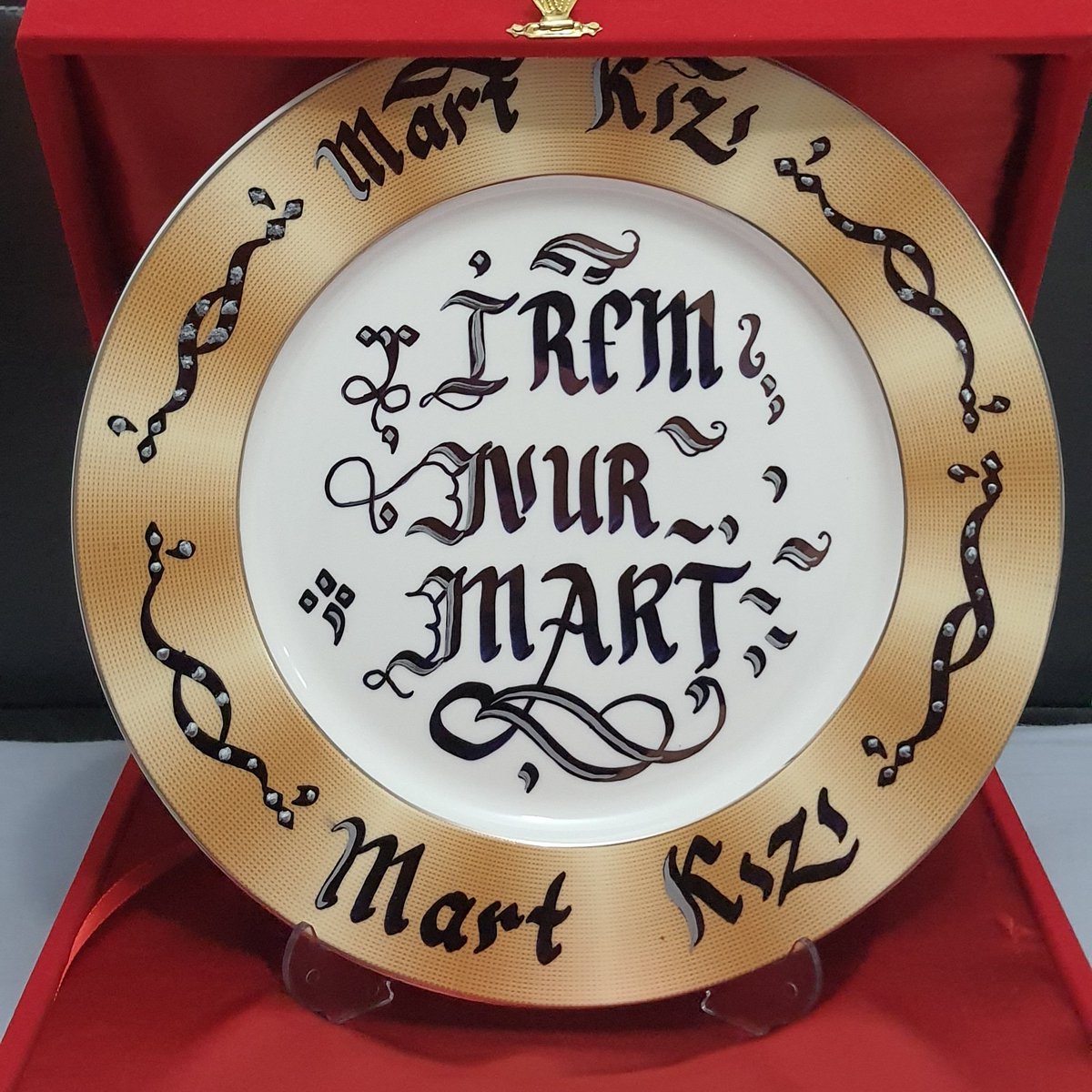 Yazi sanatı  #hat #kaligrafisanatı #kaligrafi #tabagayazi #hediyelikeşya #art