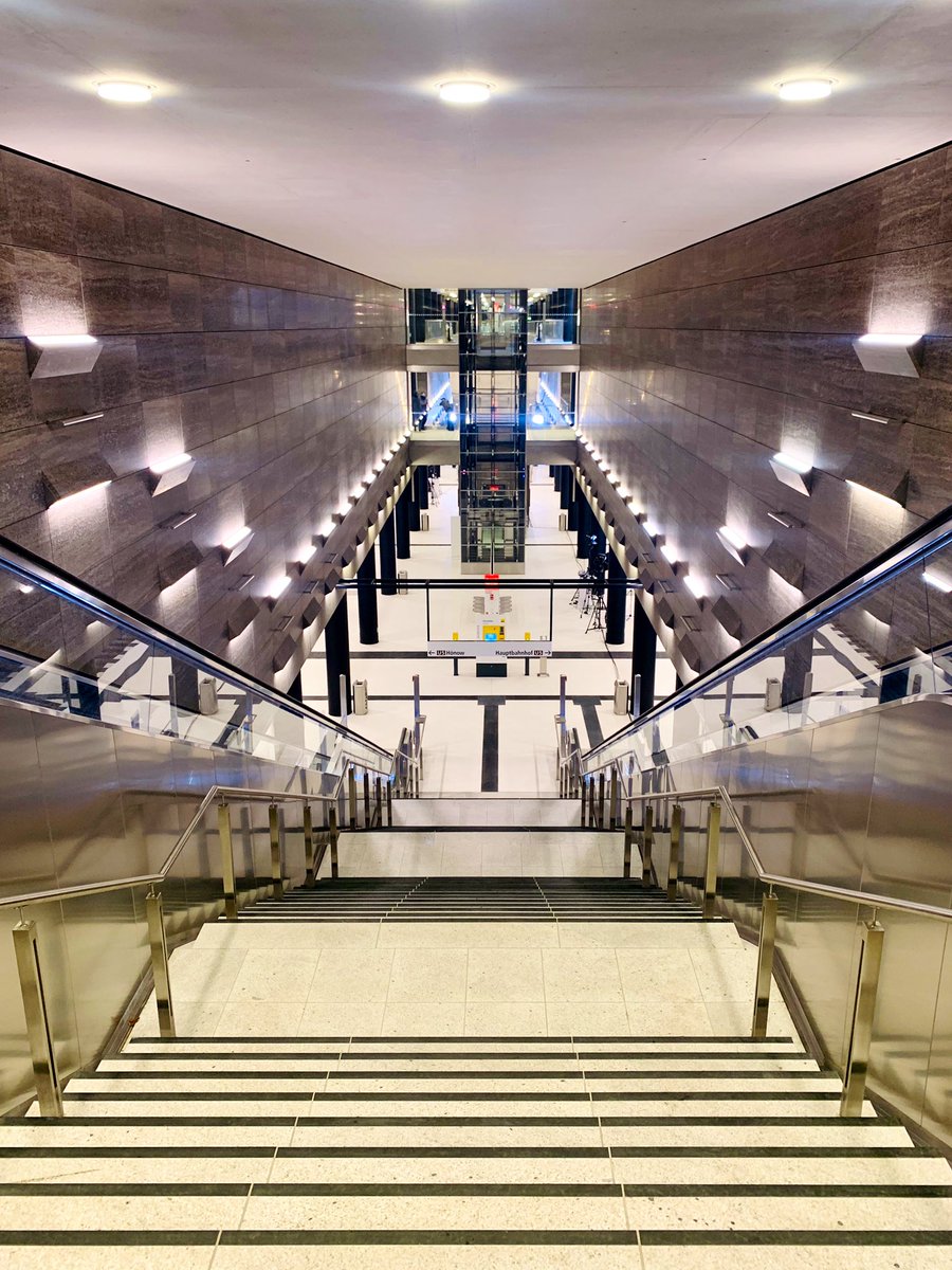 Ramona Pop Sneakpeek Neuer U Bahnhof Unter Den Linden Nein Das Ist Nicht London Oder New York Sondern Berlin Ich Freue Mich Auf Die Erweiterung Des Berliner U Bahn Netzes U5 Bvg Kampagne