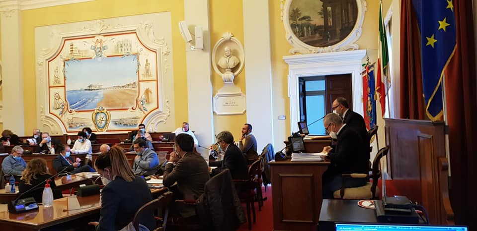 MassimoBello69's tweet photo. #SENIGALLIA seduta del Consiglio Comunale https://t.co/fMVqd5Xkfd
