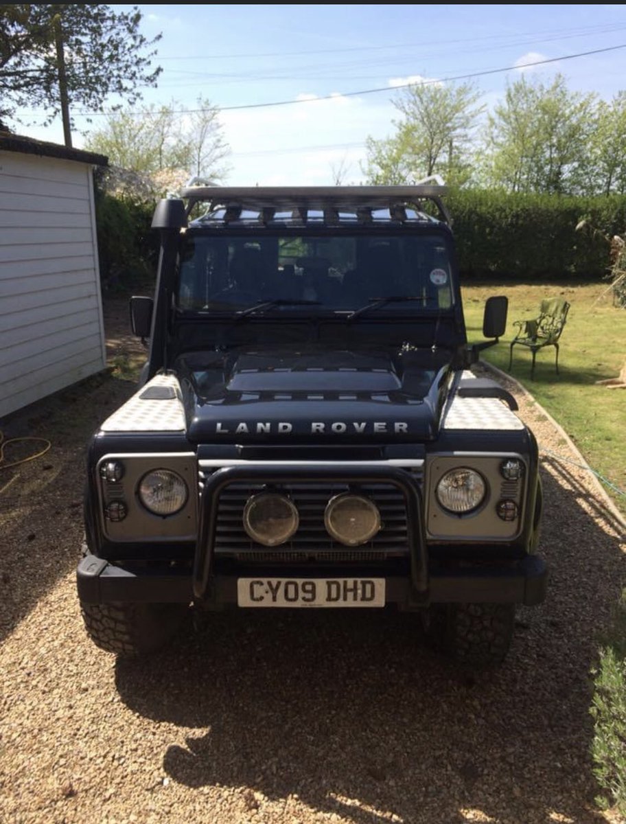 Maxwell30spMatt's tweet image. My Landi was stolen off my drive last night after training near Twyford. Massive Rams Rugby logo on the spare wheel. Keep an eye out please. #2020keepsongiving