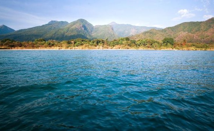 east_facts's tweet photo. FACT: Lake Tanganyika is;

The deepest lake in Africa

The world's longest freshwater lake 

The world's second-largest lake by volume

The world's second-deepest lake

The world's second-oldest freshwater lake. https://t.co/rUGBWZQ0uU