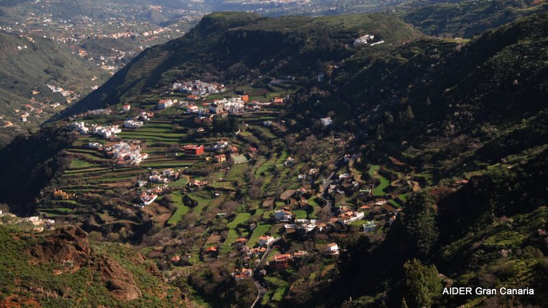 AIDERGC's tweet photo. Hoy #DíaMundialdelSuelo, destacamos este recurso natural, trascendental para la subsistencia humana.
Nuestros Bancales son el resultado de la ingeniosa adaptación humana a condiciones ambientales adversas para el cultivo, escasez de superficies llanas, de agua y de suelo. https://t.co/B28nX7mOVA