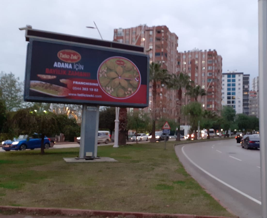 Fıstık gibi lezzet - Tatlıcı Zeki açık hava da...