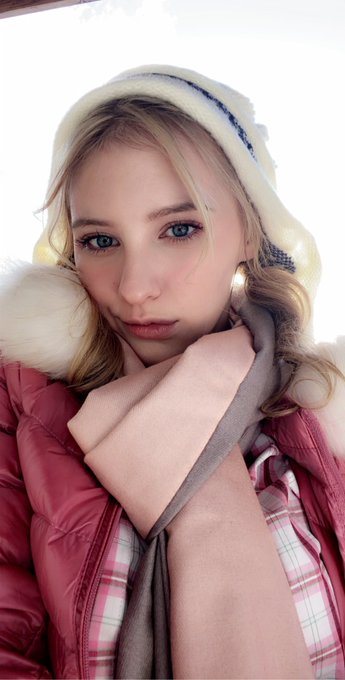 Glad I don&rsquo;t have to go through a harsh winter this year but I will miss the cute coats and hats 😭💗 https://t<a href="/tag/newprofilepic"class="tags"><span>#newprofilepic</span></a>