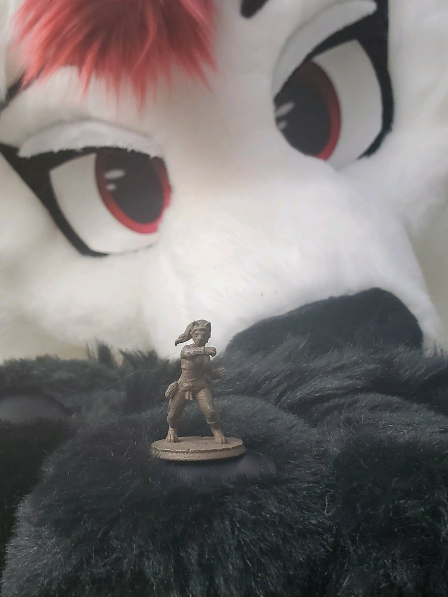 RoseVire's tweet photo. Its #FursuitFriday! But it also happens to be my GameDay as well! Look at little mini me! https://t.co/VdThonx2Eu