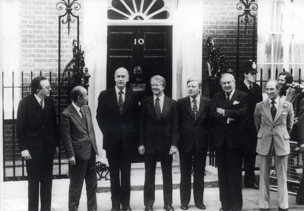 1977. In front of 10, Downing St for a G7 summit: Italian Prime Minister Andreotti, Japanese Prime Minister Fukuda, French President Valéry Giscard d'Estaing, US President Jimmy Carter, German Chancelor Helmut Schmidt, UK Prime Minister James Callaghan and Canadian Prime Minister Pierre-Elliott Trudeau. 