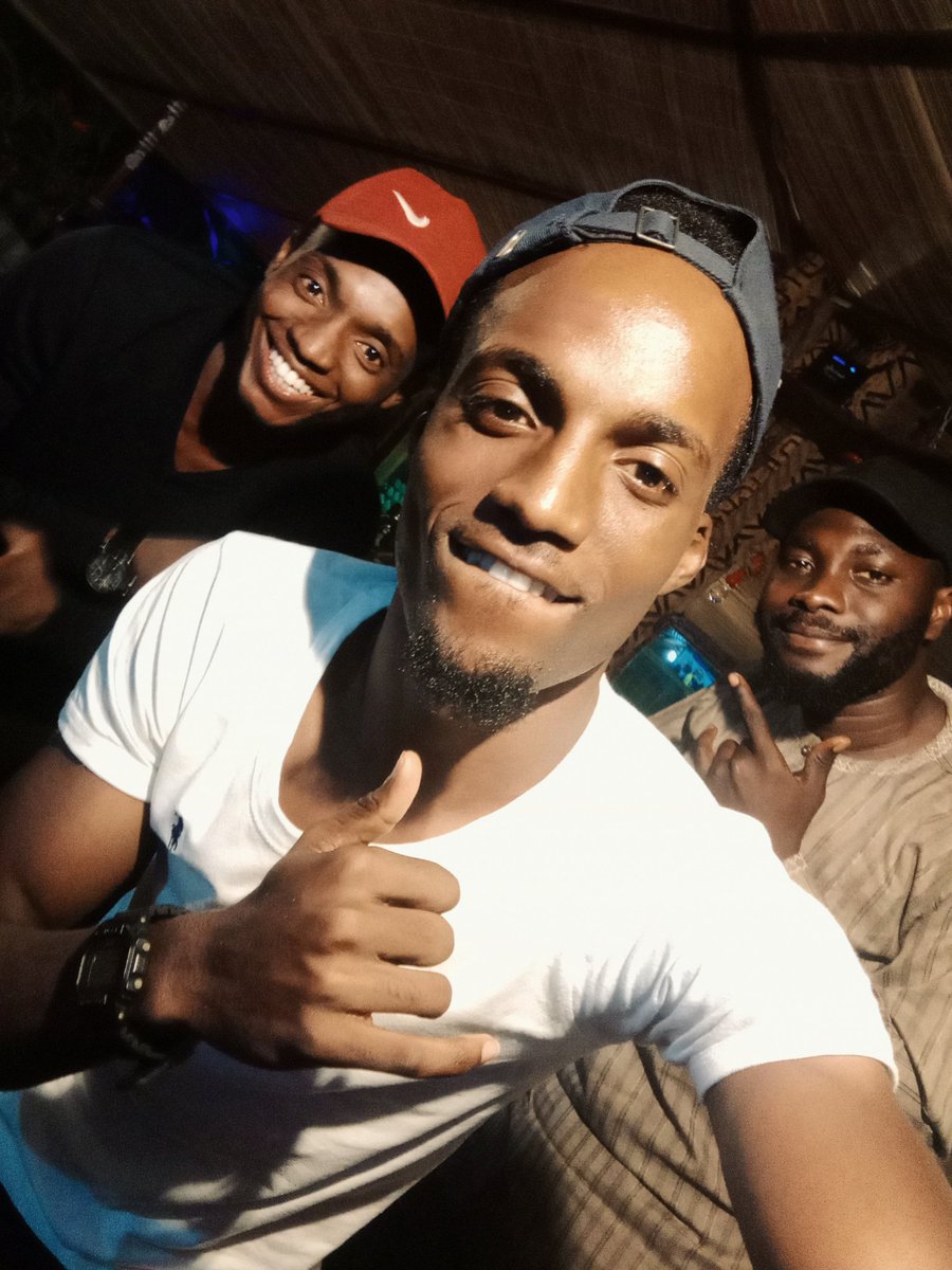 Jessi_Mycko's tweet photo. Wherever you see a product of King's college Lagos they are always doing well..Felt twitter should also see this😊 Brothers with a common debt ❣️💪 #KCOB #floreat https://t.co/ywO1vgouyd