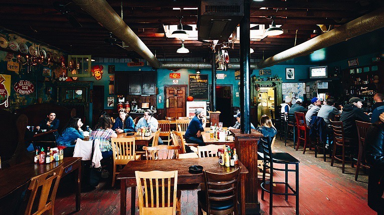 TrevelinoKeller's tweet photo. Bagels, Banshee and Beer - Oh my! Check out our new #Atlanta neighborhood guide for the always fun, @eastatlanta. Make sure to keep supporting and checking out these spots during the pandemic. Any places we missed? https://t.co/4Ue4sVDCT1 https://t.co/ASiykHmgun