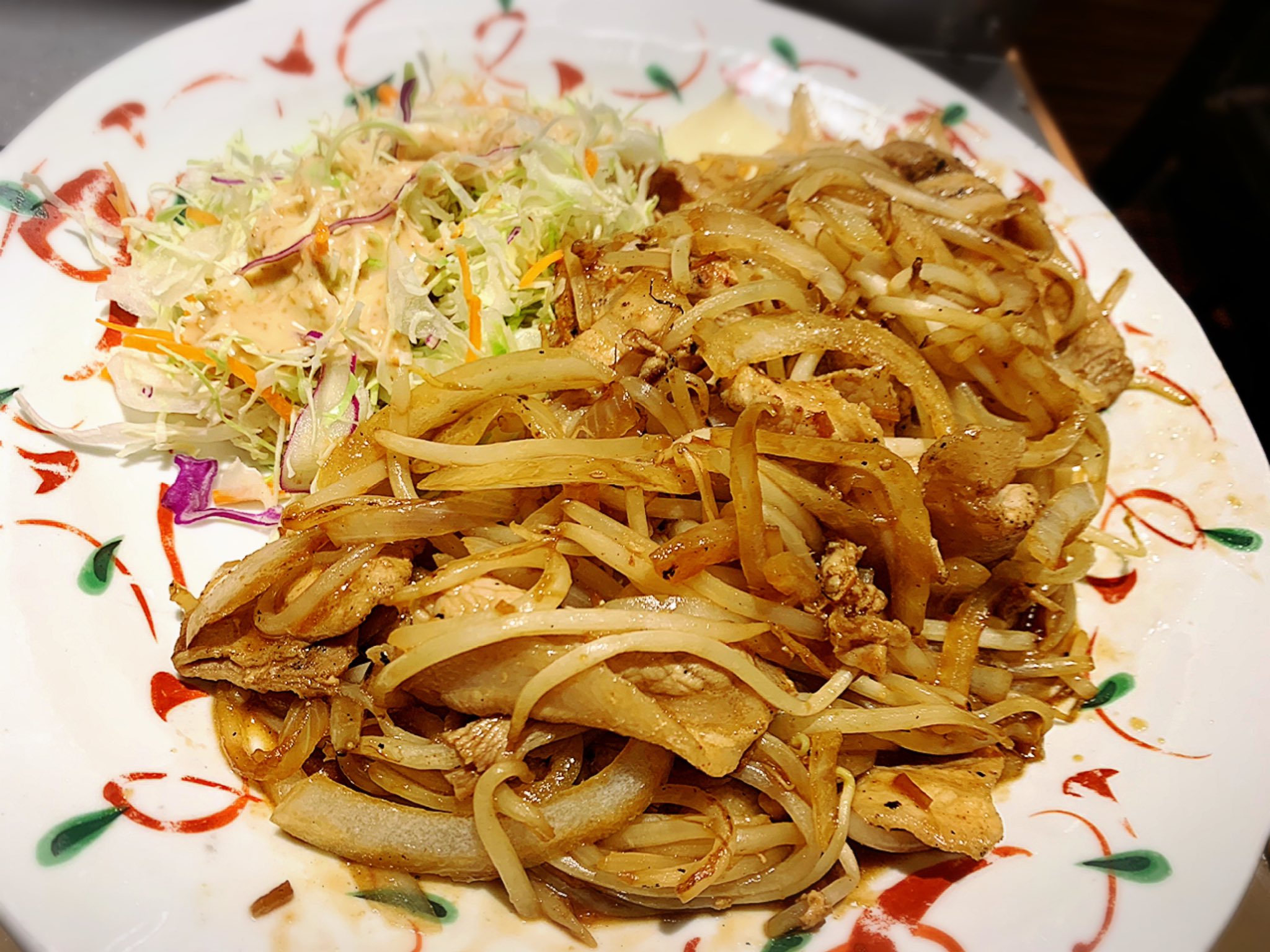 モコ やよい軒w生姜焼き定食のボリュームがえげつない件について T Co Stjspmrkvo Twitter