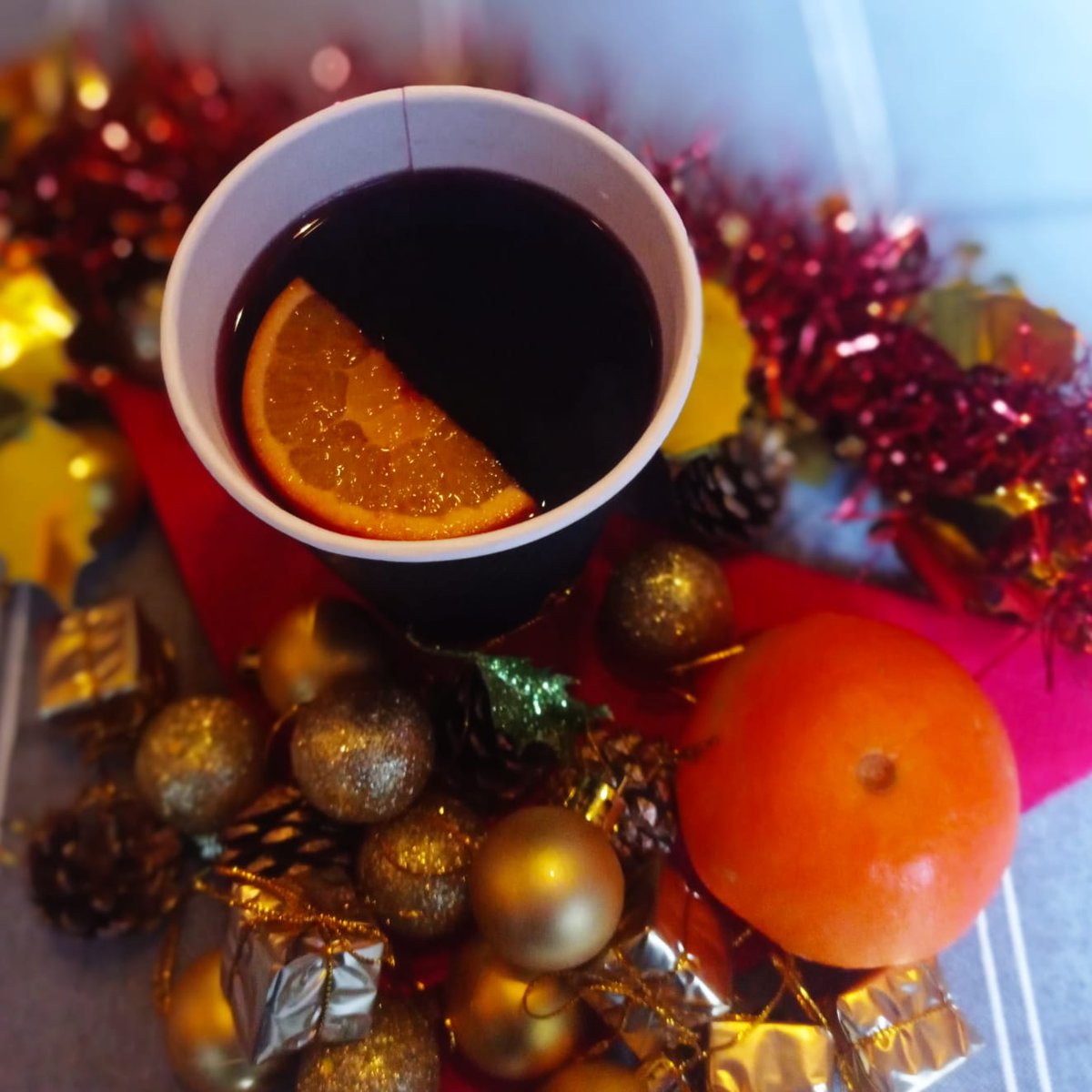 FentonPub's tweet photo. Come by for a Festive Burger and a hot cup of mulled wine to get you in the festive mood, we've even got Christmas music playing...

Open every day from 12pm https://t.co/D7wtLgeoM2
