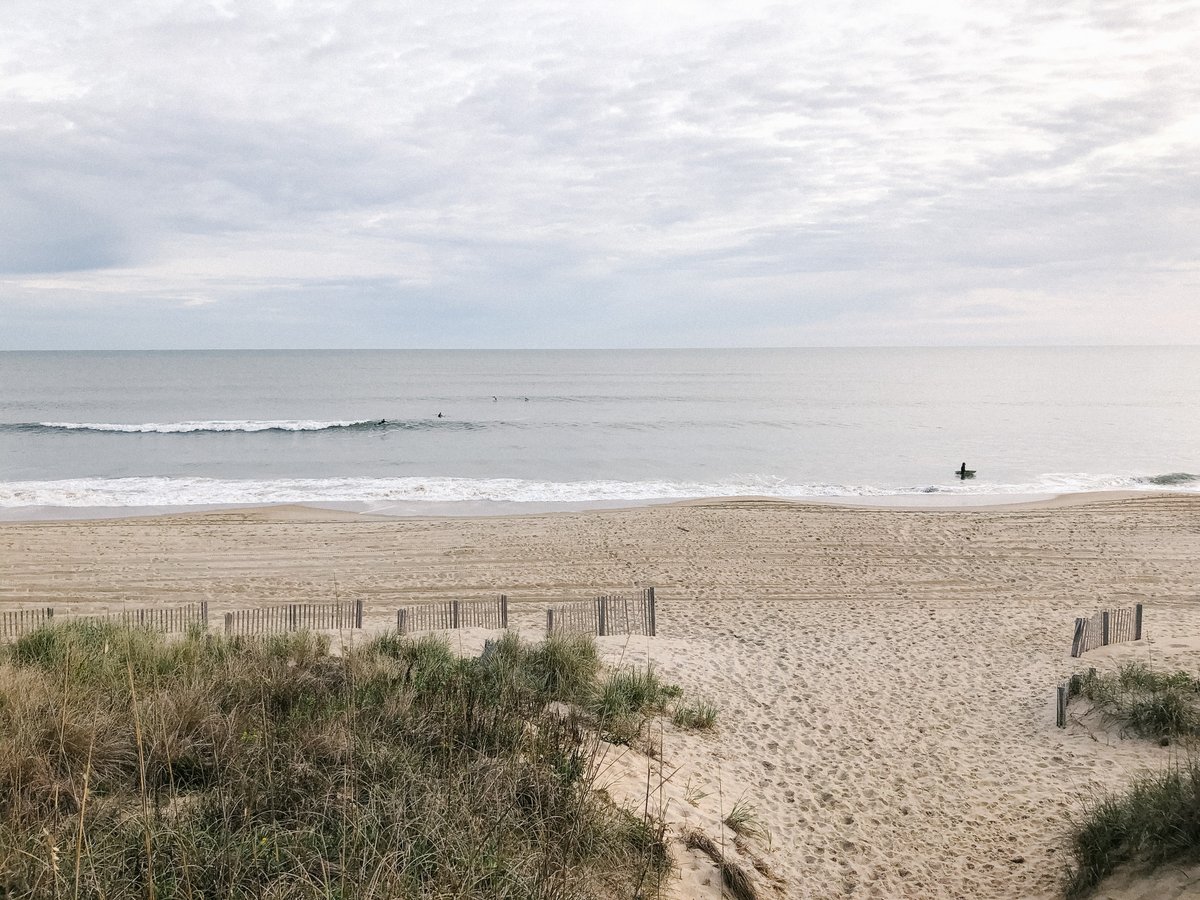 obxbeachaccess's tweet photo. FriYAY 🎉 at Bittern Street Beach Access in Nags Head

Can you spot the surfers?

#obx #surfing #surfobx #nagshead #fridaymorning https://t.co/YbSgme6AUS