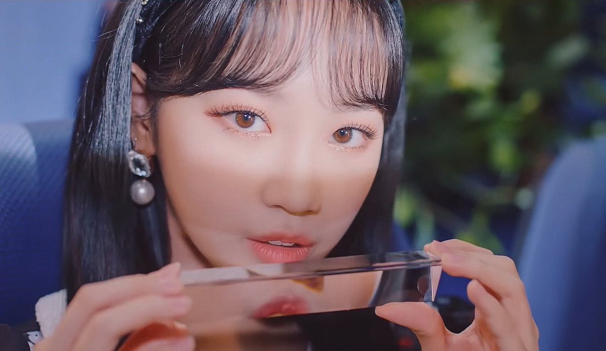 𝐏𝐚𝐧𝐨𝐫𝐚𝐦𝐚 𝐌𝐕 𝐓𝐞𝐚𝐬𝐞𝐫 𝐈𝐈 #김채원 #KIMCHAEWON #キム