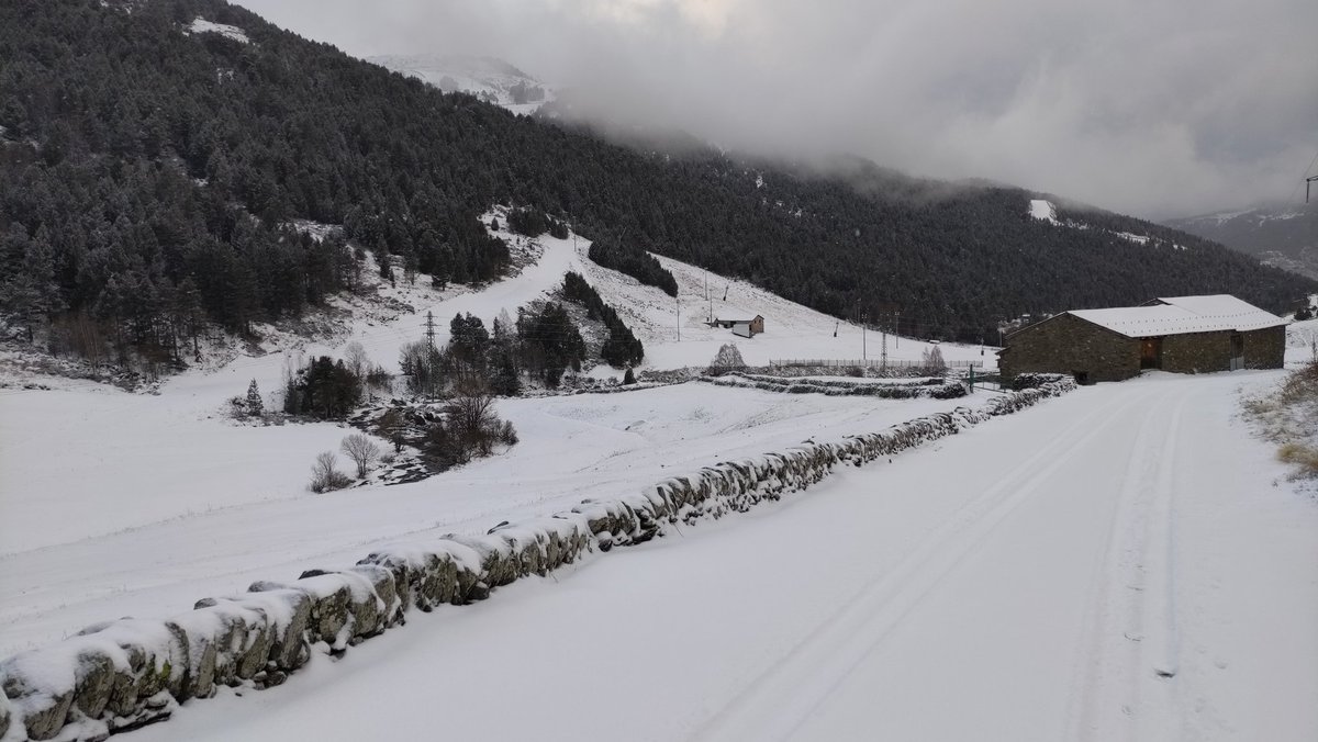 nwpowderdays's tweet image. #powderalert
Nevada guapa aquesta tarda a Bordes 💪🤩🙌❄️ Anem sumant cms!