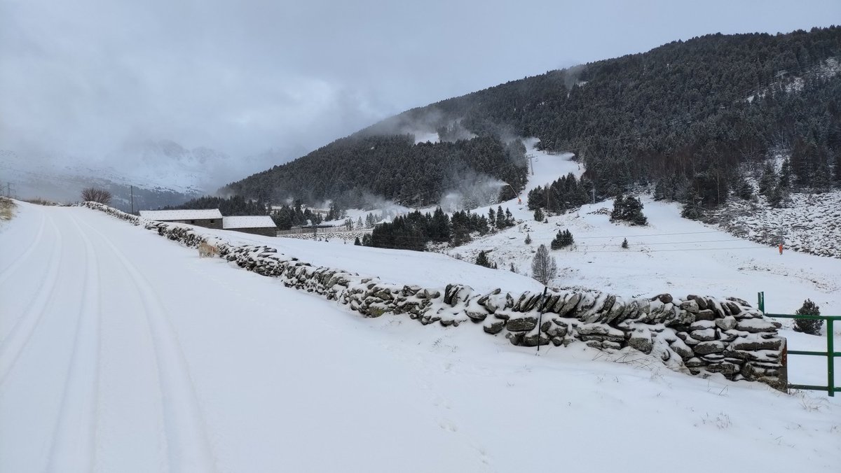 nwpowderdays's tweet image. #powderalert
Nevada guapa aquesta tarda a Bordes 💪🤩🙌❄️ Anem sumant cms!