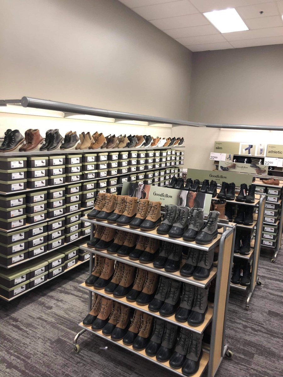 VM_Connor's tweet image. I wanted to show off some of the different things we are doing at #T2186 this week!! We redid our Men's shoes, accessories, &amp;amp; outerwear. Family sweaters came in too! #TargetStyle #VisualMerchandising #WorkSomewhereYouLove @Bryjudy @Matt_Mc_3 @DZeppuhar @madeleinepm23