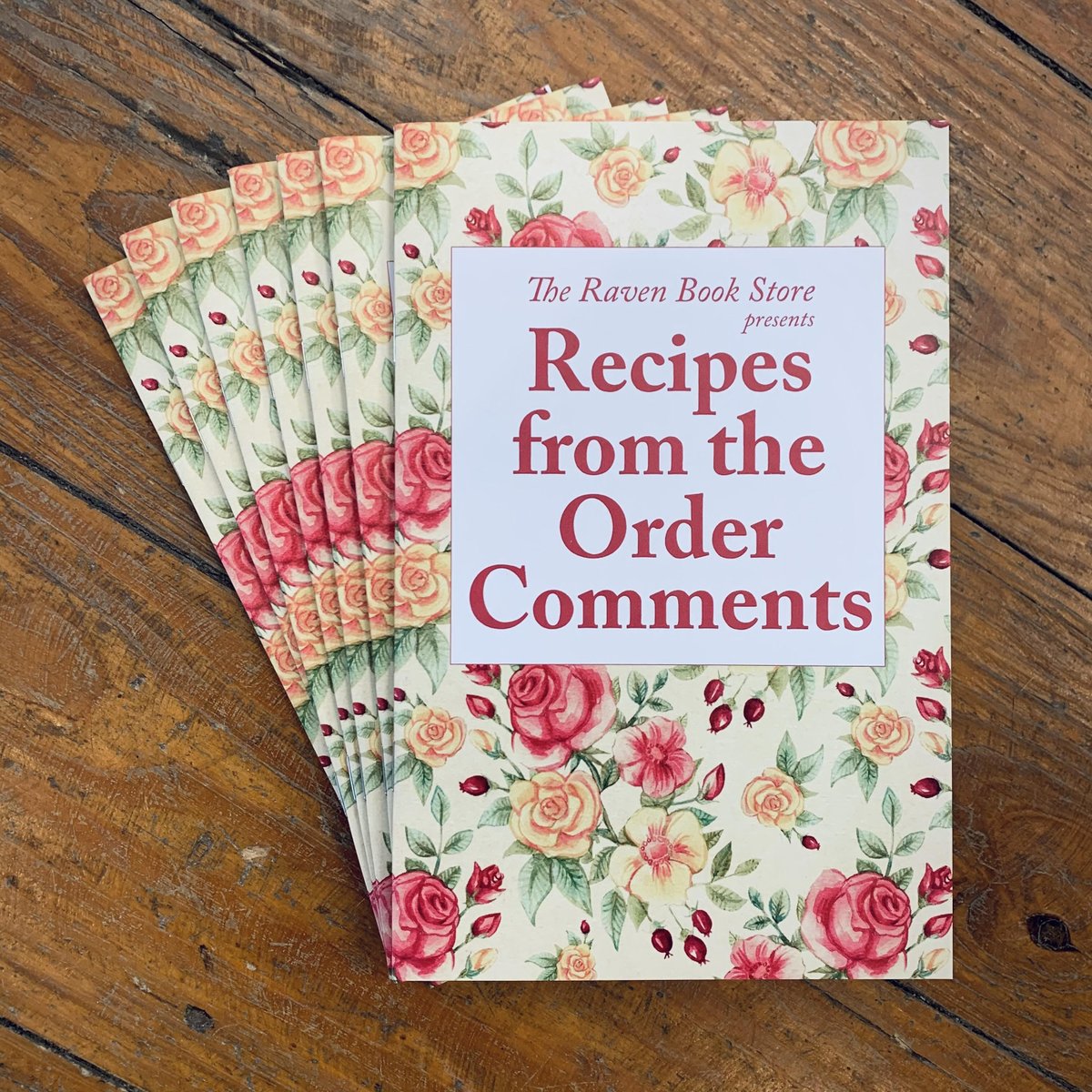 👨‍🍳NOW AVAILABLE👨‍🍳

RECIPES FROM THE ORDER COMMENTS

Customers have been putting recipes in the comments section of online orders. We're not sure why it started, but we love it. 

Now those recipes are a zine. 

$2 from every sale goes to 
<a href="/justfoodkansas/">Just Food</a>.

ravenbookstore.com/product/recipe…