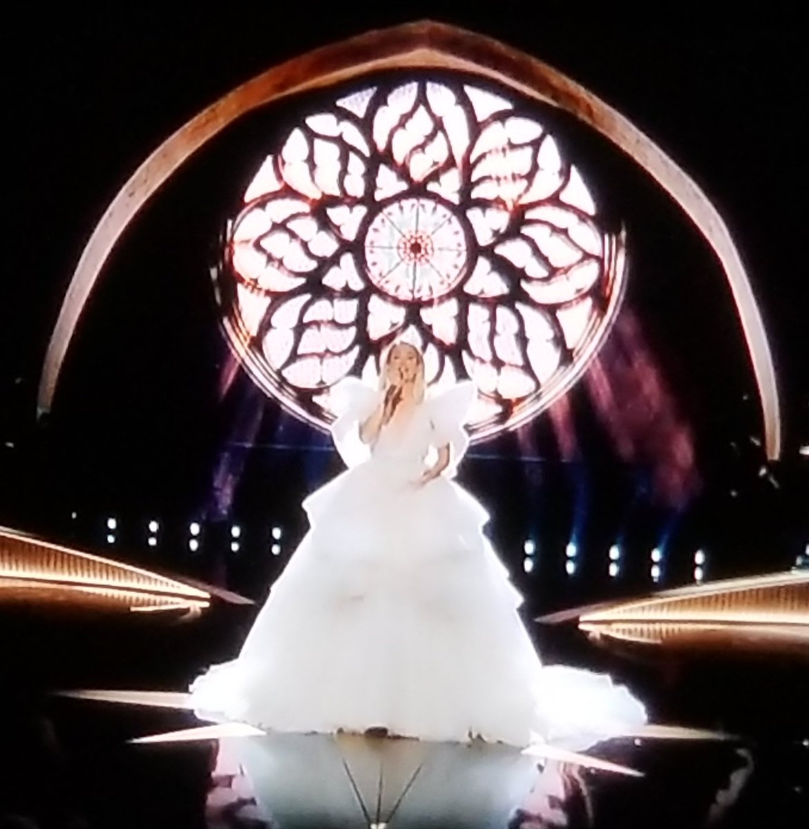 JoJo46elmo's tweet image. FINALLY FRIDAY! #Streamin @hbomax @carrieunderwood #ChristmasSpecial while #DistanceTeaching So #Calming #PeaceHopeFilled #FaithVibes 
THANKYOU THKU ALL Involved w/this #HolidayTreasure #JTTW #SITW #OHolyNight #LittleDrummerBoy #FullHeart #Motivation ❤👼🎄🌟🎄👼❤