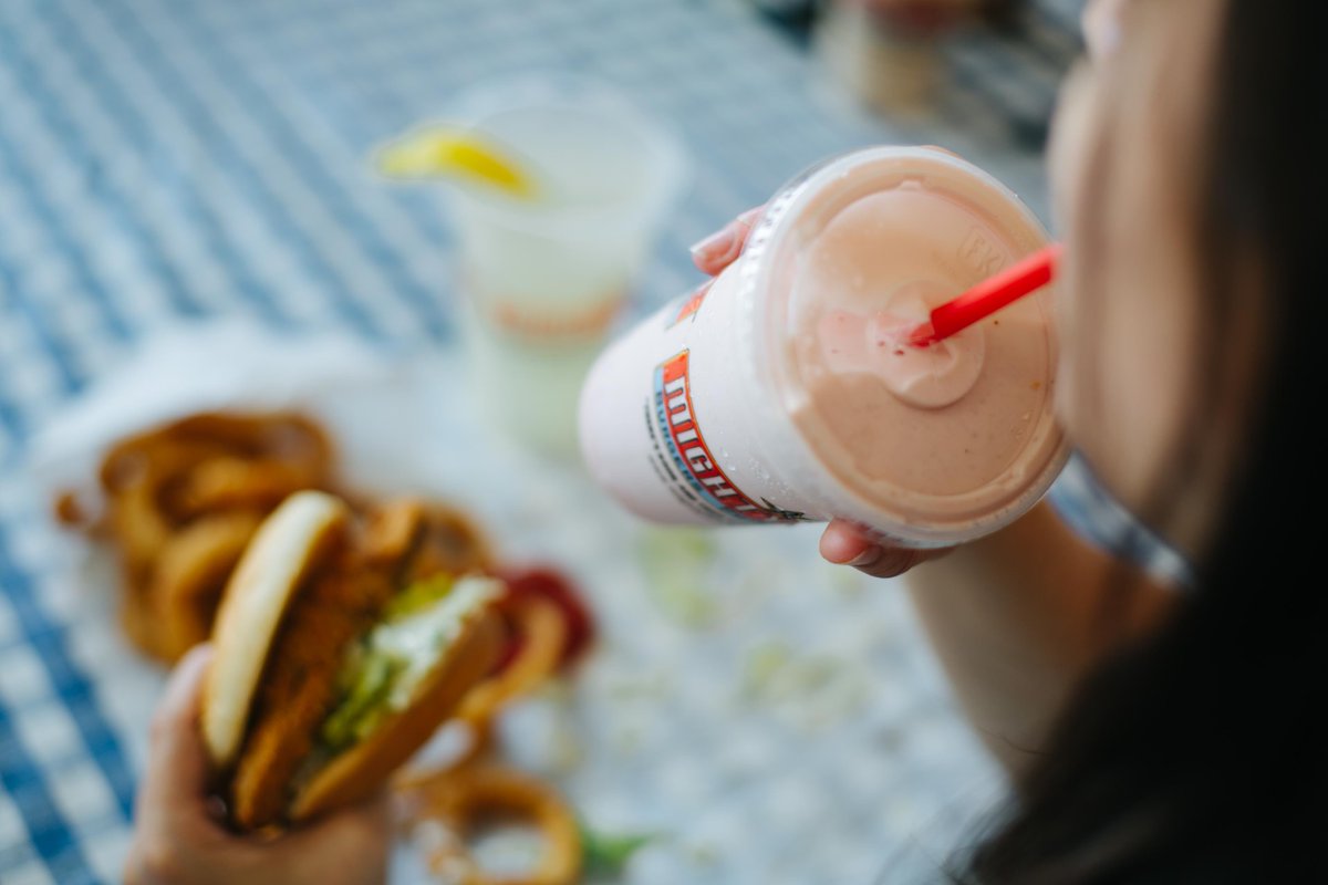 But first, 🍓 milkshake. Hand-dipped with <a href="/ILoveBlueBell/">Blue Bell Ice Cream</a>  and homemade strawberry syrup. #mightyfineburgers #sweet