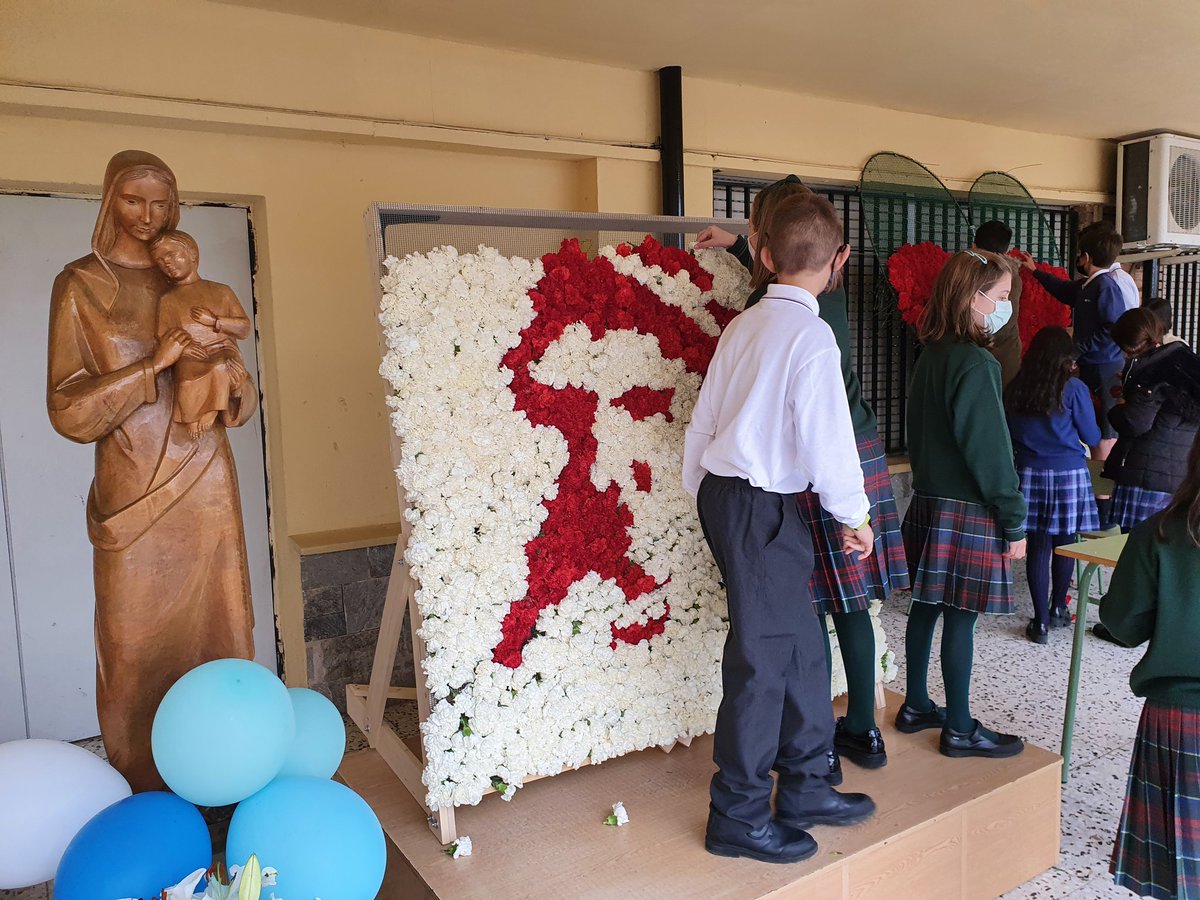 juanc_arts's tweet photo. Viva la #creatividad a la hora de plantear un #MilAlbricias distinto al de otros años. Nos unimos a la preparación del 150 aniversario de las @hijasdejesus_es en la víspera de la Inmaculada #8diciembreFI #JesuitinasCrea #somosJesuitinas #MadreCándida https://t.co/VrangLqnkQ