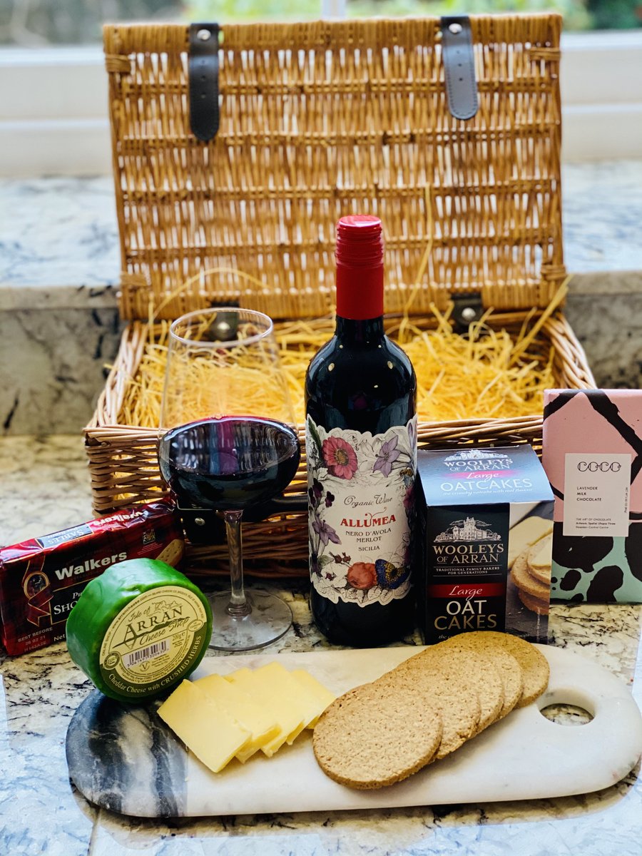 Whiskibar's tweet photo. We do Organic wine &amp; Scottish food hampers aswell, delivered in time for Christmas. 
https://t.co/HlyXhY4jCW
#gifthampers #hampers #xmasgifts #scottishgifts #arrancheese #organicwine #cocochocolates #gifthamper #christmashampet #xmashamper https://t.co/14w713yxwa