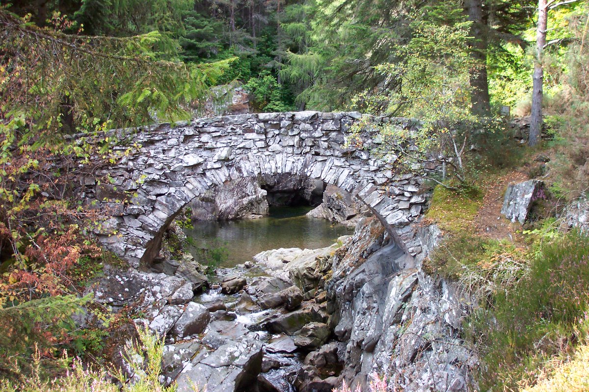 PKCTrust's tweet photo. Perthshire #treefact: #RobbieBurns wrote poem The Humble Petition of Bruar Water asking Duke of #Atholl to plant #trees along the waterfall's bare banks. Following his death, the Duke created the #FallsofBruar forest in his memory. 🌲👏 #NationalTreeWeek https://t.co/Y74kjYne7L https://t.co/onQkV4i29Y