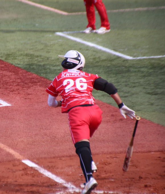 softboll2611's tweet photo. 今話題のNiziUとかENHYPENとかもかっこいいけど、泥だらけになって必死に戦ってるアスリート（ソフトボール選手）が本当に輝いて見える！！
※カメラロールは市口選手でうまってます🥰
#市口侑果選手
#ビックカメラ高崎
#ソフトJAPAN https://t.co/GGUmtQlY78
