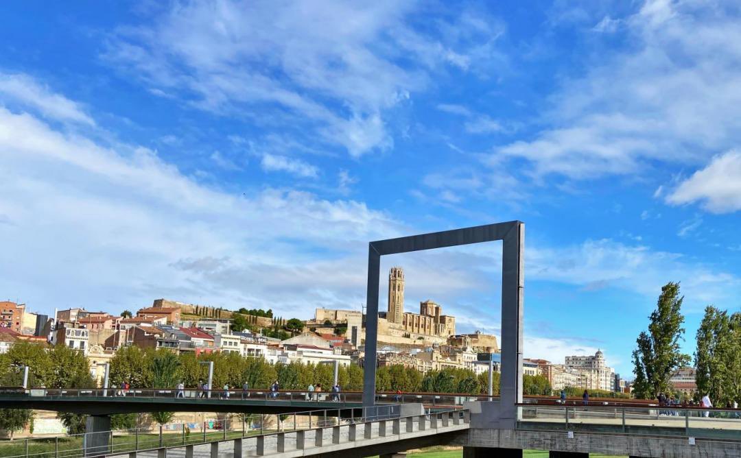 coaclleida's tweet photo. #notícies

➡️ ELS COL·LEGIS D'ARQUITECTES I APARELLADORS COL·LABOREN AMB LA PAERIA EN LES INSPECCIONS TÈCNIQUES D’EDIFICIS DE LLEIDA
🔗 https://t.co/Ef9OOIdkzK https://t.co/DQjK0zAGJL