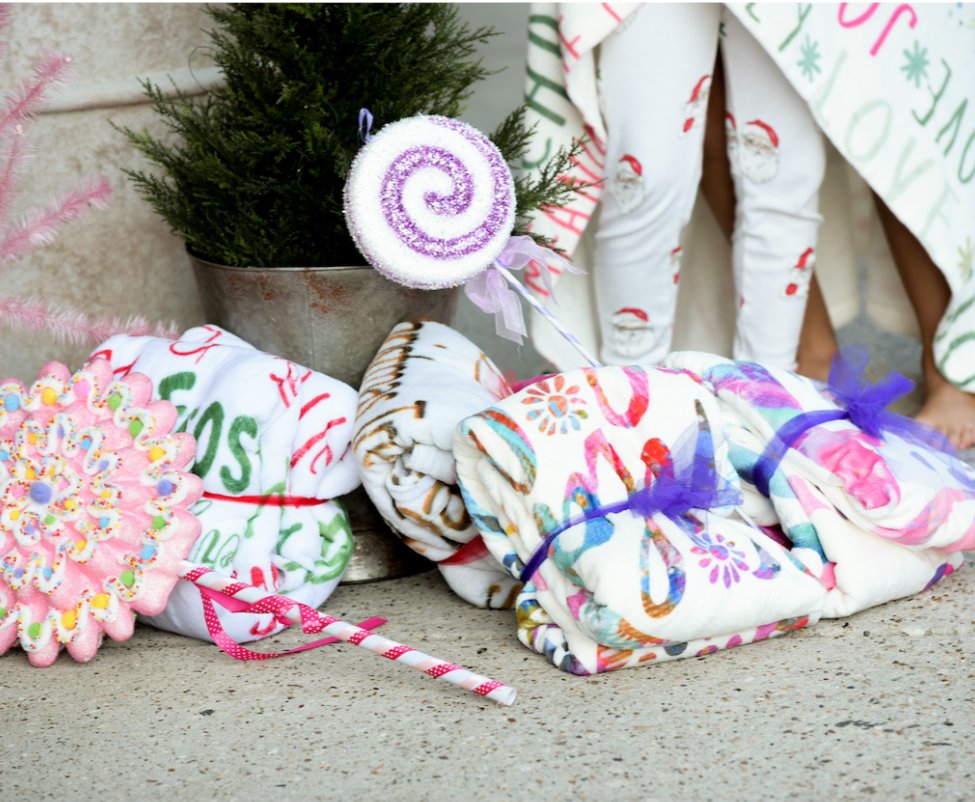 JoannGDesigns's tweet photo. 🌟 12 Hours Remaining To Place All Holiday Orders!🌟 - https://t.co/SBRV64s4Hk https://t.co/TamTpoq0s7