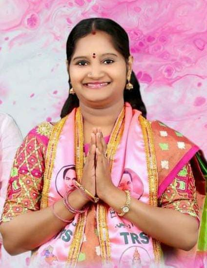 TOIHyderabad's tweet photo. #GHMCResults || @trspartyonline candidate Dusari Lavanya wins in #Golnaka division @TOITelangana @timesofindia @TOICitiesNews
#GHMCElections
#HyderabadCivicPolls
#GHMCResults2020
#GHMCElectionsresults https://t.co/Y5T4KGPd1w
