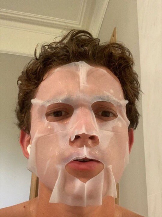 your camera roll if tom holland was your boyfriend: a thread