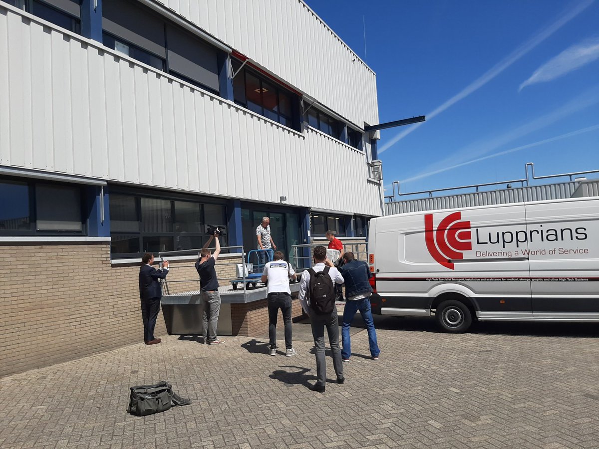 Lupprians's tweet photo. Outbreak Management Expansion Team. 

@Lupprians recommended by @thermofisher (as we handle all their BeNeLux demo equipment) &amp; National Coordination Diagnostic Chain implementation manager (on behalf of the Outbreak Management Team) to transport these delicate instruments. https://t.co/qvLCDJJv3U