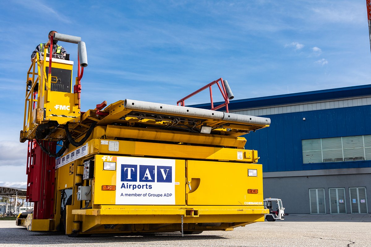 skopjeairport's tweet photo. βοΈPhoto story: Cargo High Loader, during business hours and during relax time. π πππ¨π₯€
#cargo #HighLoader #mail #airportcargo
#airport #airports #aviation #airportlife #aviationdaily #aviationlovers #aviationworld #airportspottings https://t.co/tJDsNFTTz7